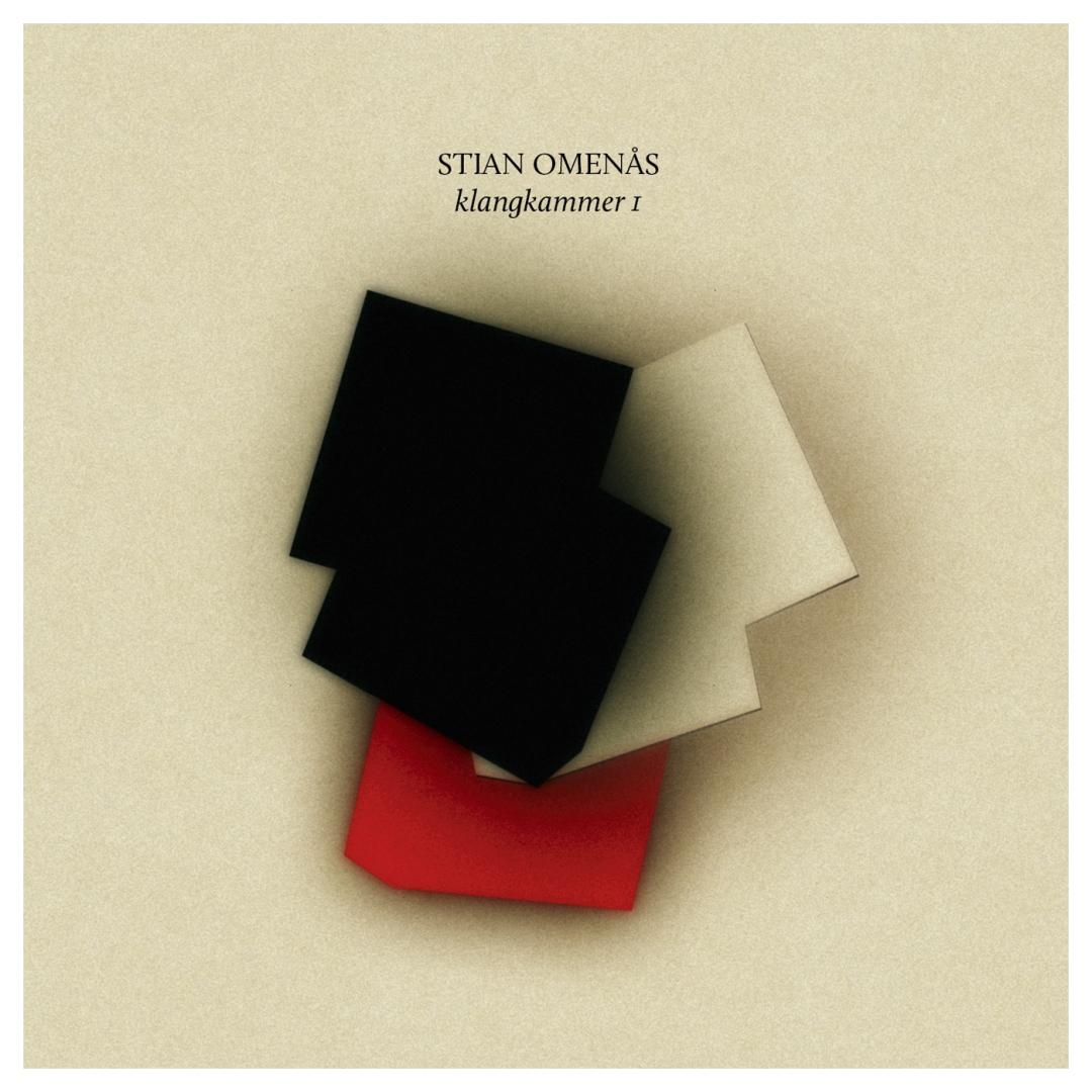 Album cover featuring overlapping geometric squares in black, white, and red on cream background with "STIAN OMENÅS klangkammer 1" text above